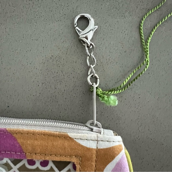 NWT Vera Bradley Clip Zip ID Pouch - Picture 5 of 5